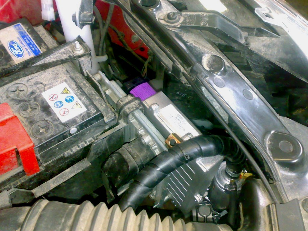 Ford Fusion 1.4i mot FXJA.jpg