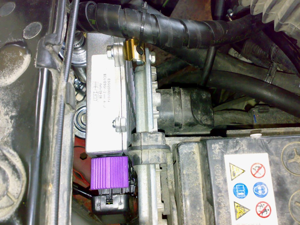 Ford Fusion 1.4i mot FXJA (8).jpg